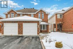 27 HIGHMONT COURT  Ottawa, ON K2T 1B3