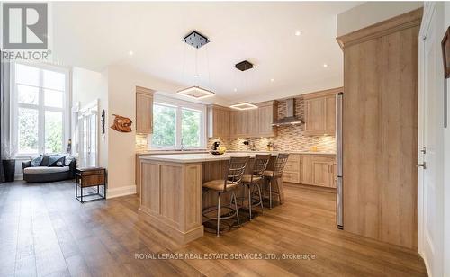 Oversized 8' Island with Breakfast Bar - 2163 Deyncourt Drive, Burlington, ON - Indoor