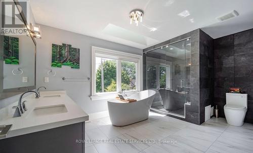 Spa-Inspired 5-PC Primary Ensuite w/Steam Shower - 2163 Deyncourt Drive, Burlington, ON - Indoor Photo Showing Bathroom