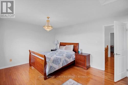 35 Trenholme Crescent, Hamilton, ON - Indoor Photo Showing Bedroom