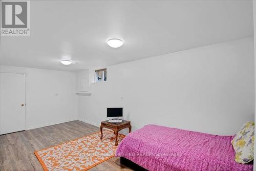 35 Trenholme Crescent, Hamilton, ON - Indoor Photo Showing Bedroom