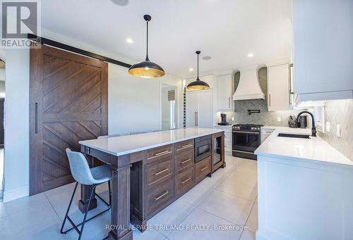 2091 Pennyroyal Street, London North (North D), ON - Indoor Photo Showing Kitchen With Upgraded Kitchen