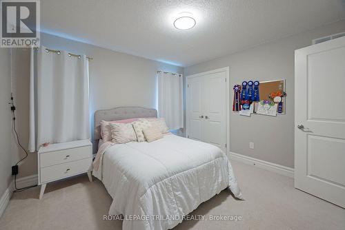 2091 Pennyroyal Street, London North (North D), ON - Indoor Photo Showing Bedroom