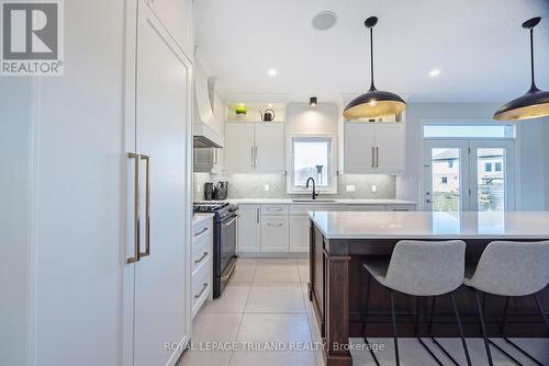 2091 Pennyroyal Street, London North (North D), ON - Indoor Photo Showing Kitchen With Upgraded Kitchen