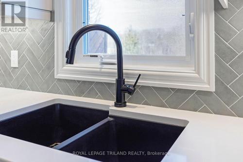 2091 Pennyroyal Street, London North (North D), ON - Indoor Photo Showing Kitchen With Double Sink