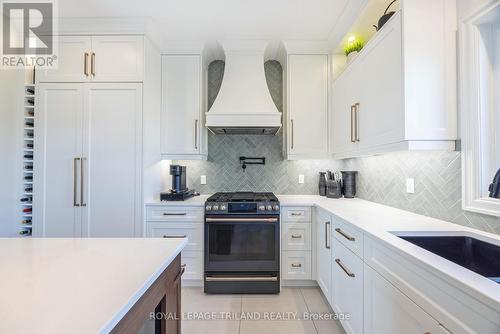 2091 Pennyroyal Street, London North (North D), ON - Indoor Photo Showing Kitchen With Upgraded Kitchen