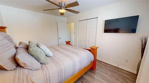 96048 4 Road E, Teulon, MB - Indoor Photo Showing Bedroom