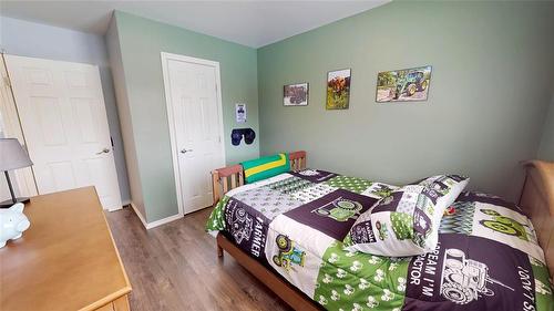 96048 4 Road E, Teulon, MB - Indoor Photo Showing Bedroom