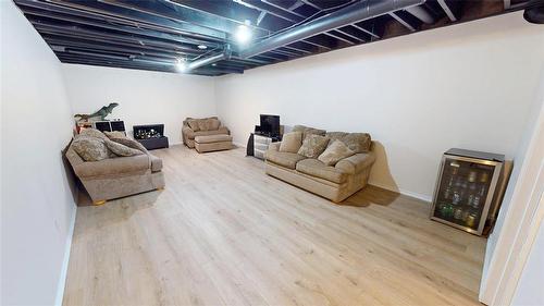 96048 4 Road E, Teulon, MB - Indoor Photo Showing Basement