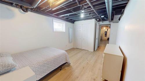 96048 4 Road E, Teulon, MB - Indoor