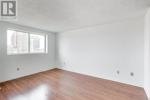 Primary Bedroom - 611 - 5 Weldrick Road W, Richmond Hill (North Richvale), ON - Indoor Photo Showing Other Room