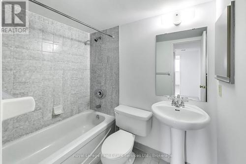 Main Bathroom - 611 - 5 Weldrick Road W, Richmond Hill (North Richvale), ON - Indoor Photo Showing Bathroom