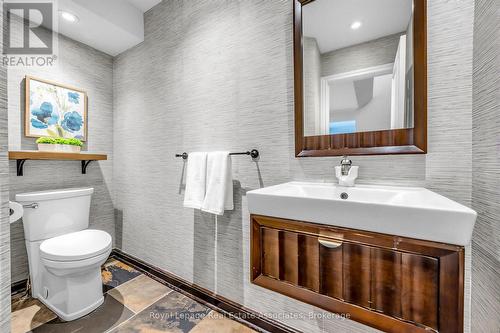 1593 Glenburnie Road, Mississauga, ON - Indoor Photo Showing Bathroom