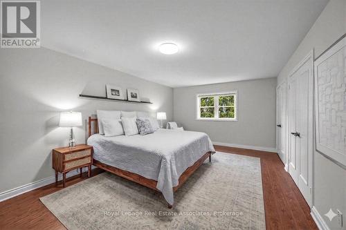 1593 Glenburnie Road, Mississauga, ON - Indoor Photo Showing Bedroom