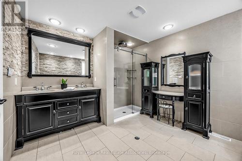 1593 Glenburnie Road, Mississauga, ON - Indoor Photo Showing Bathroom