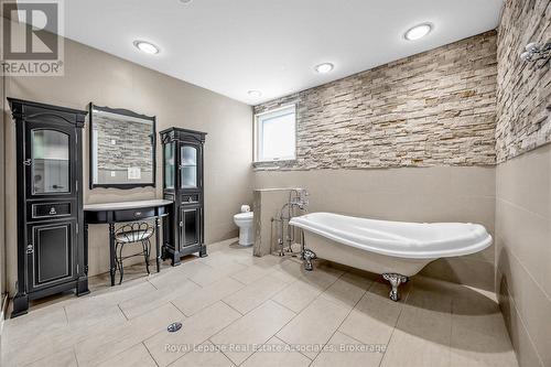 1593 Glenburnie Road, Mississauga, ON - Indoor Photo Showing Bathroom
