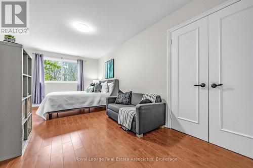 1593 Glenburnie Road, Mississauga, ON - Indoor Photo Showing Bedroom