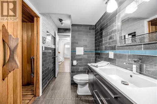 1593 Glenburnie Road, Mississauga, ON - Indoor Photo Showing Bathroom