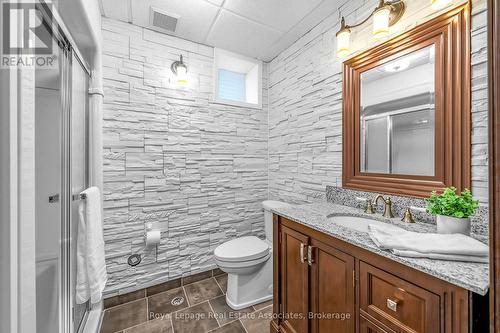 1593 Glenburnie Road, Mississauga, ON - Indoor Photo Showing Bathroom
