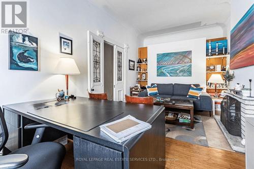 530 Bathurst Street, Toronto, ON 
