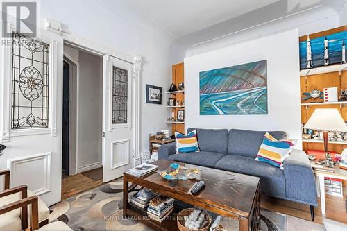 530 Bathurst Street, Toronto, ON 
