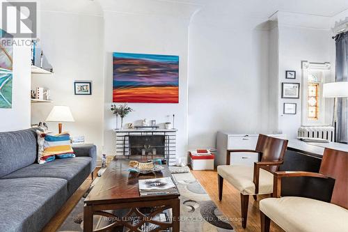 530 Bathurst Street, Toronto, ON 