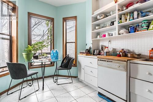 530 Bathurst Street, Toronto, ON 