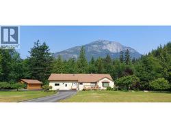 2459 SALOOMPT ROAD  Hagensborg, BC V0T 1H0