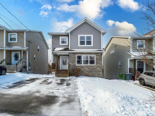 99 Lier Ridge  Halifax, NS B3P 0E1