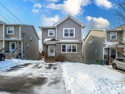 99 Lier Ridge  Halifax, NS B3P 0E1