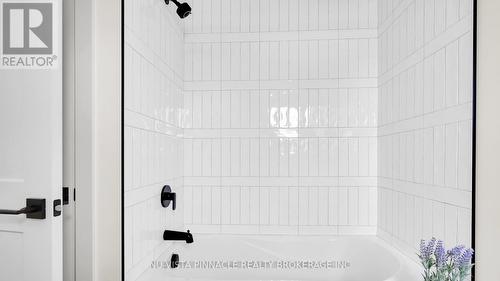 3998 Big Leaf Trail, London South (South V), ON -  Photo Showing Bathroom