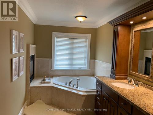 106 Paige Street, Kitchener, ON - Indoor Photo Showing Bathroom