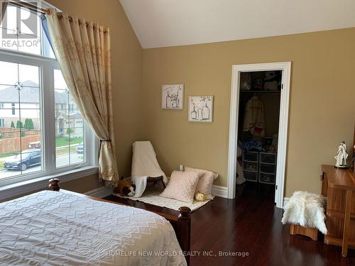 106 Paige Street, Kitchener, ON - Indoor Photo Showing Bedroom