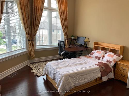106 Paige Street, Kitchener, ON - Indoor Photo Showing Bedroom