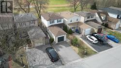 742 BEMAN DRIVE Newmarket, ON L3Y 4Z2