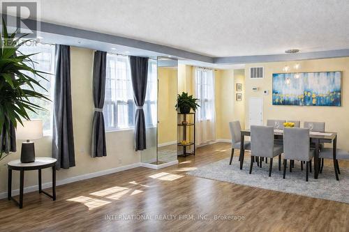 2201 - 3650 Kaneff Crescent, Mississauga, ON - Indoor Photo Showing Dining Room