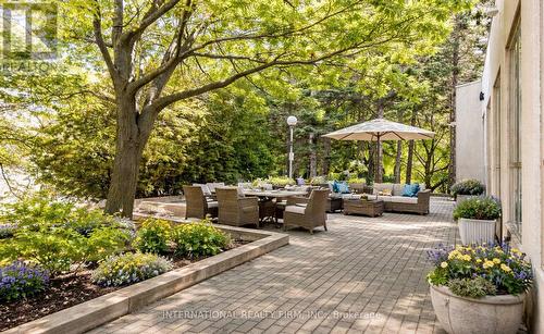 2201 - 3650 Kaneff Crescent, Mississauga, ON - Outdoor