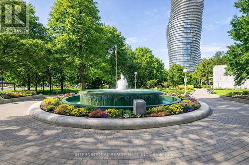 2201 - 3650 Kaneff Crescent, Mississauga, ON - Outdoor