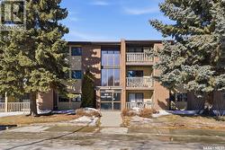 306 403 Tait COURT  Saskatoon, SK S7H 5L3