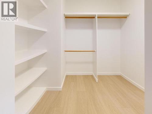 7164 Edgehill Crescent, Powell River, BC - Indoor With Storage