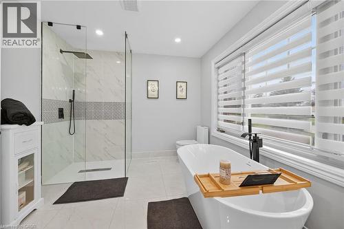 397 Caithness Street E, Caledonia, ON - Indoor Photo Showing Bathroom