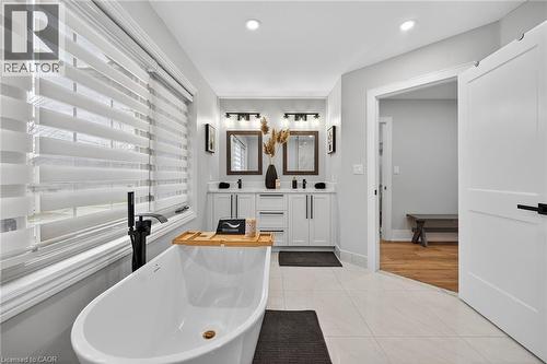 397 Caithness Street E, Caledonia, ON - Indoor