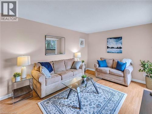 28 Underhill Crescent Unit# 3, Kitchener, ON - Indoor Photo Showing Living Room