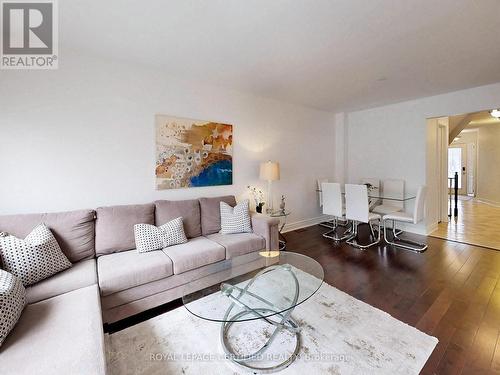 8 Grapevine Road, Caledon, ON - Indoor Photo Showing Living Room