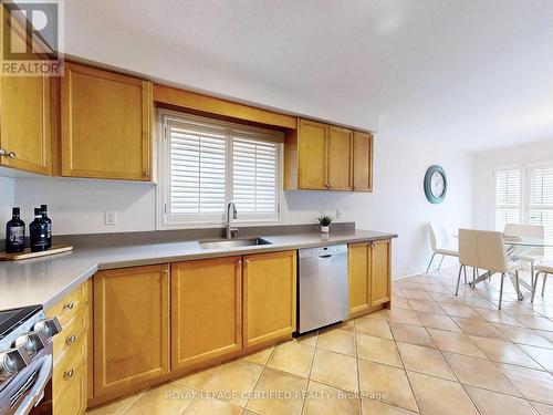 8 Grapevine Road, Caledon, ON - Indoor Photo Showing Kitchen