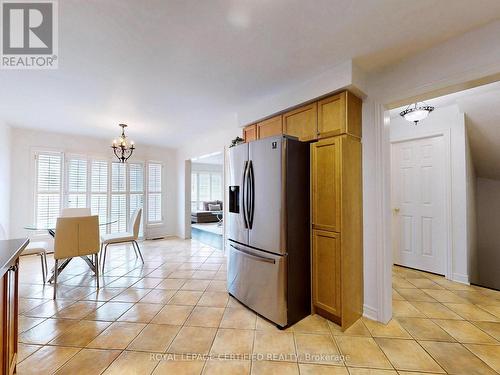 8 Grapevine Road, Caledon, ON - Indoor Photo Showing Kitchen