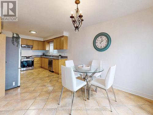 8 Grapevine Road, Caledon, ON - Indoor Photo Showing Dining Room