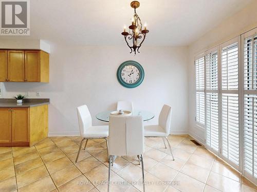 8 Grapevine Road, Caledon, ON - Indoor Photo Showing Dining Room