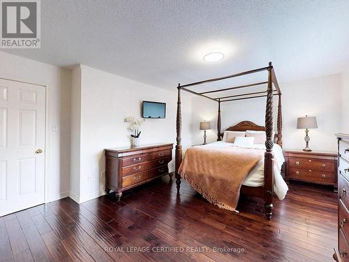 8 Grapevine Road, Caledon, ON - Indoor Photo Showing Bedroom