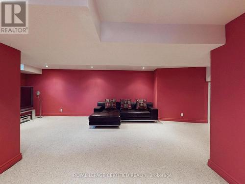 8 Grapevine Road, Caledon, ON - Indoor Photo Showing Other Room